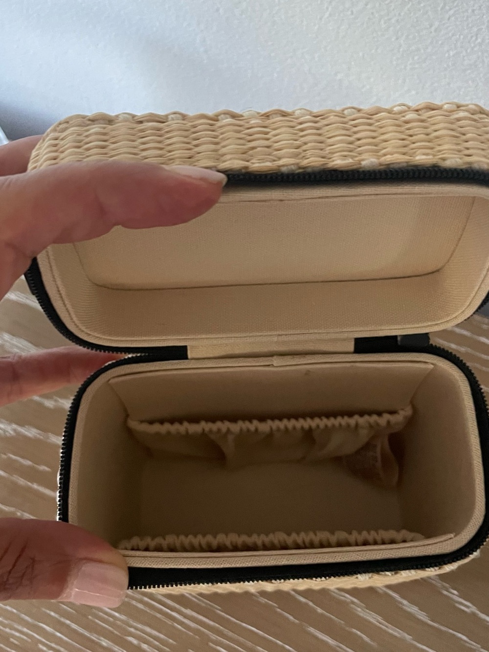 CHANEL Beauté Natural Straw Cosmetic Case with Black Trim - Picture 3 of 3